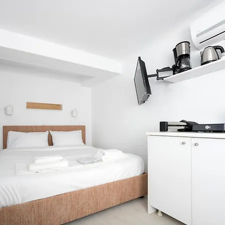 The Athenian Veranda 3 *